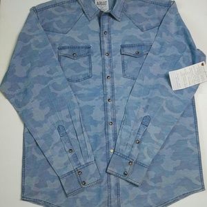 Western Pearl Snap shirt by Ariat.Lg